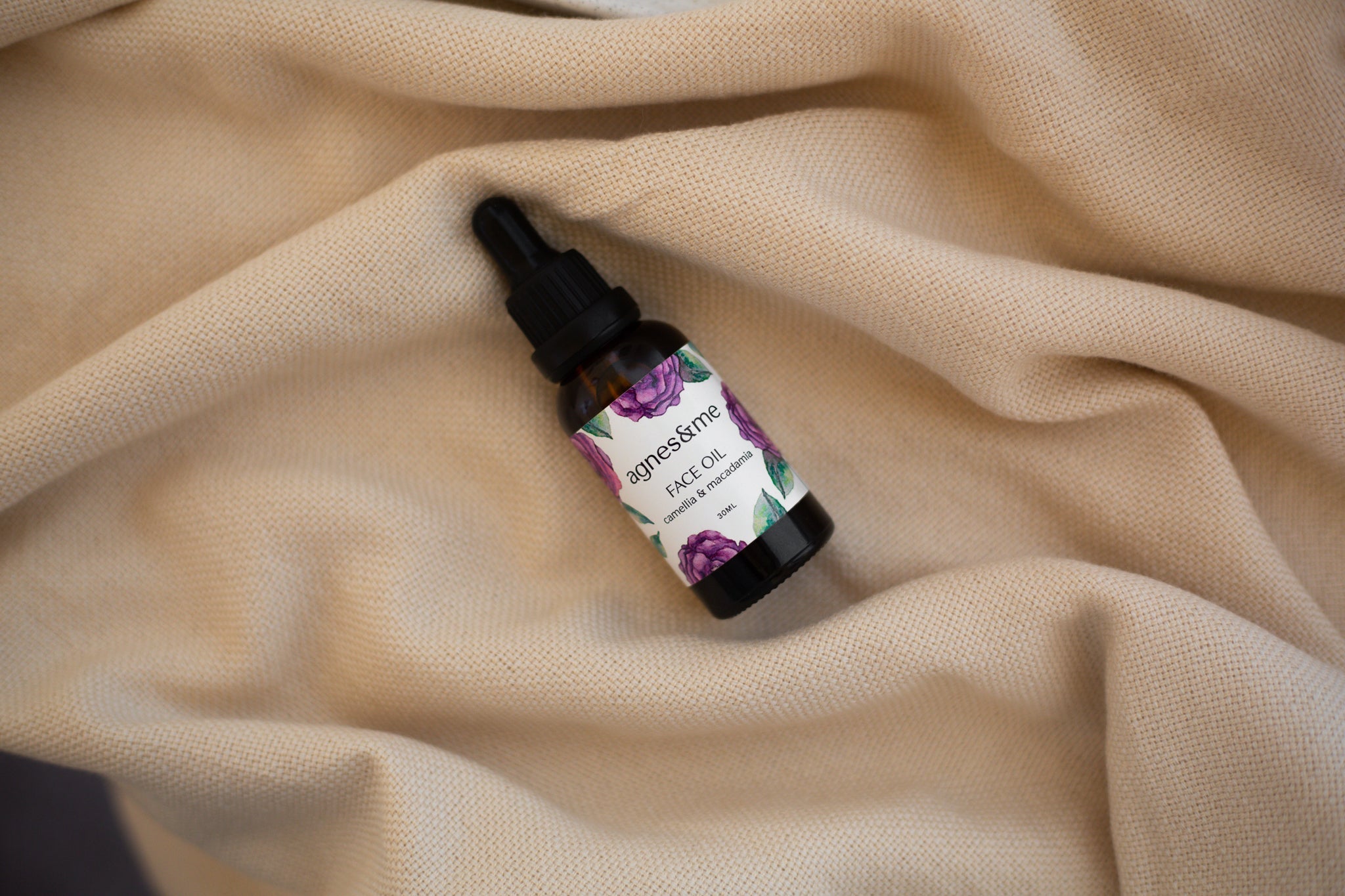 Macadamia Oil 9 top benefits for your skin Agnes&Me